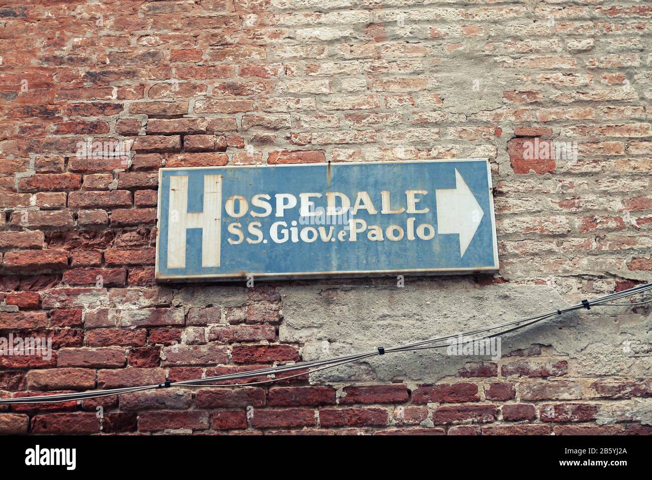 Segno di Ospedale SS.Giovanni e Paolo a Venezia. Italia. Foto Stock