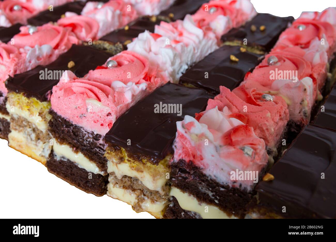 torta mista su un piatto, cioccolato e frutta torta fatta in casa Foto Stock