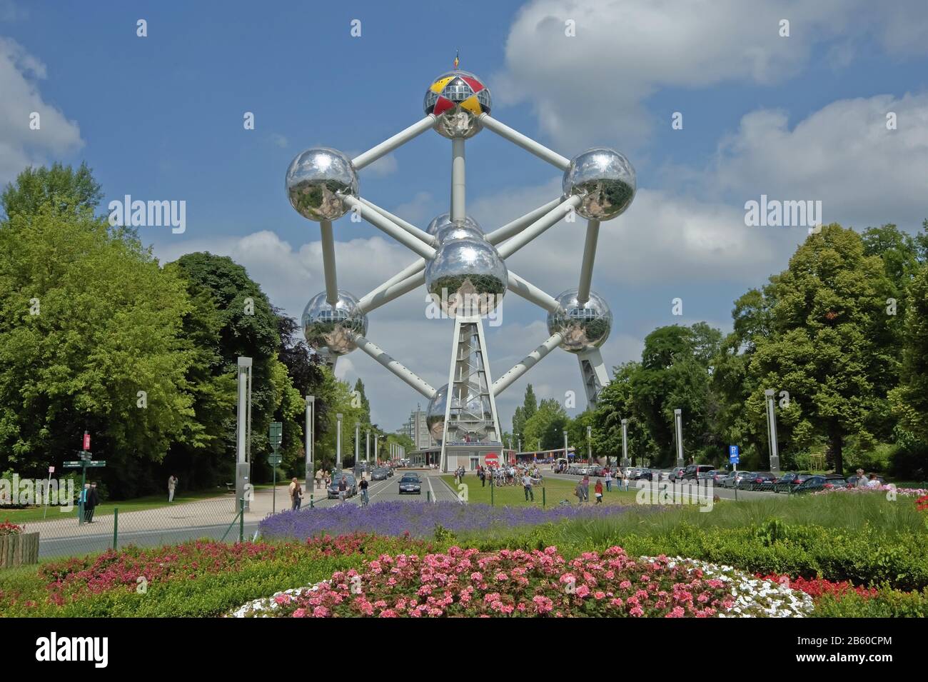 Belgio, Bruxelles, Atomium edificio progettato dall'architetto Andre Waterkeyn, originariamente costruito per l'Expo 58 e ora Museo della Scienza e della tecnologia Foto Stock