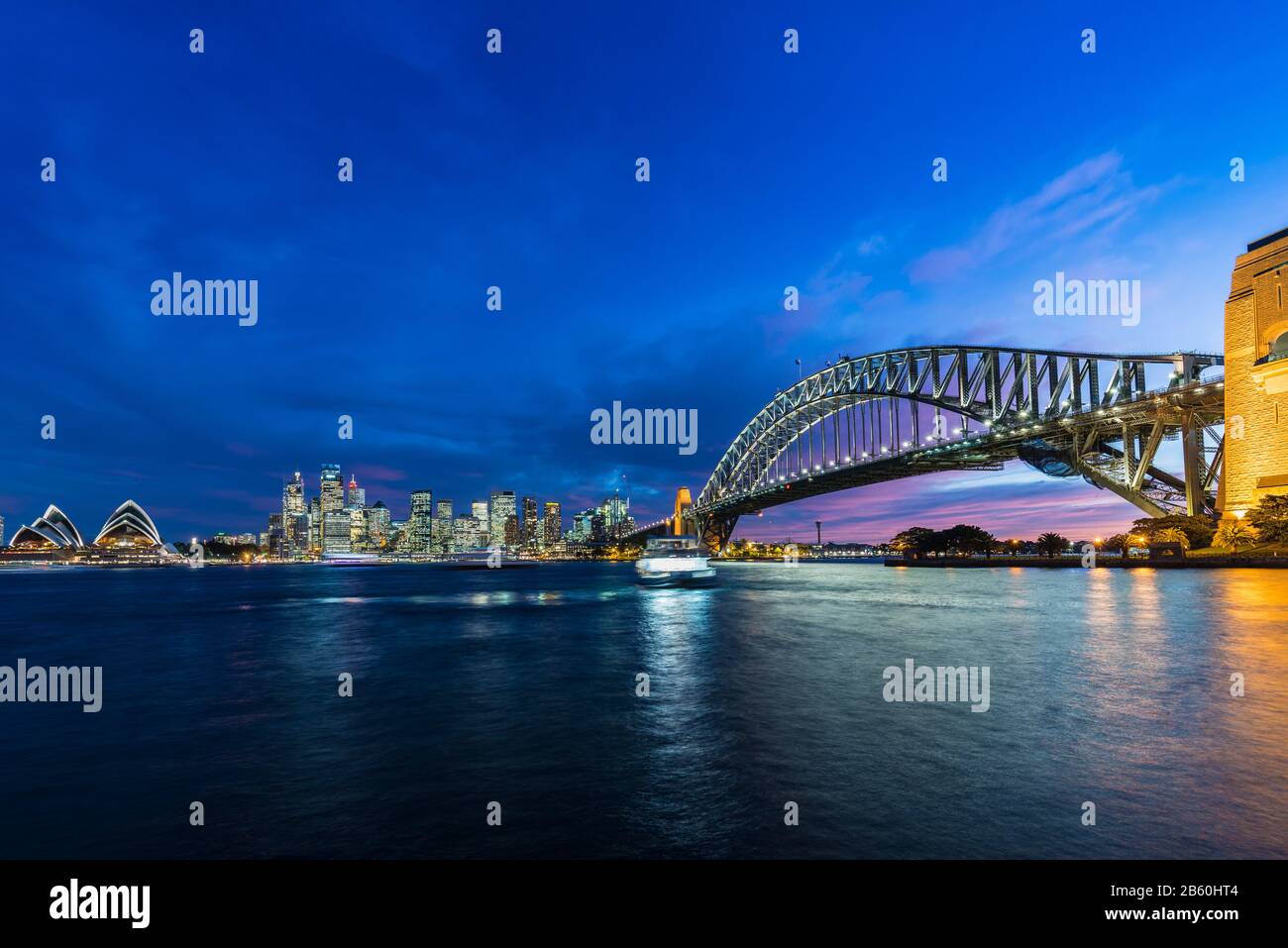 Sydney Harbour Bridge, Opera House, Cityscape, Dusk, Blue Hour, Australia Foto Stock