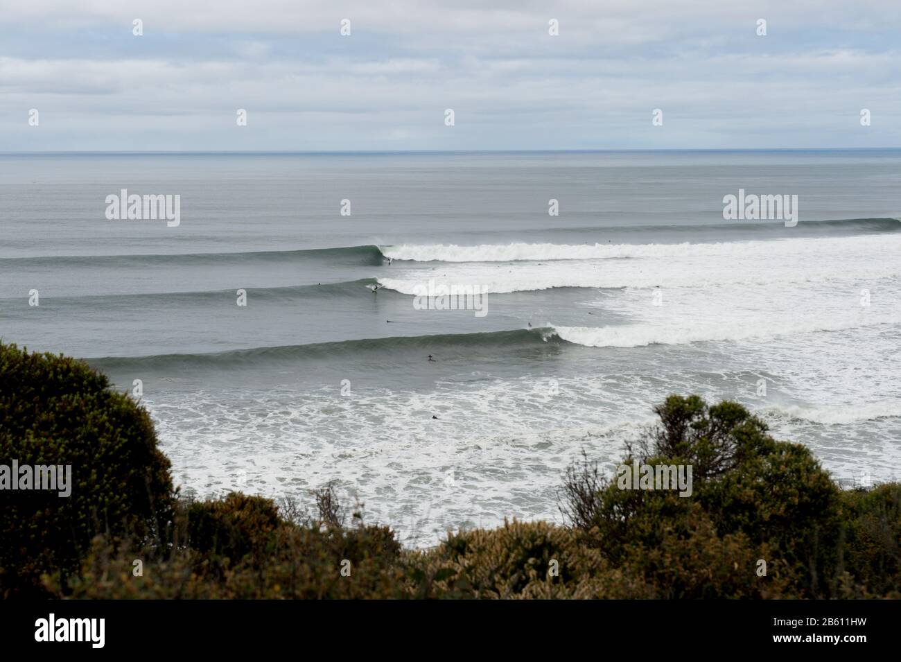 Bells Beach Surfing, sulla Great Ocean Road, Victoria Australia - casa del più lungo concorso di surf da corsa pro. Foto Stock