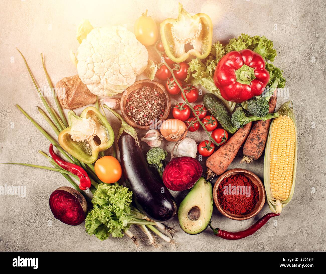 Sfondo sani di origine vegetale. Concetto di cibi genuini Foto Stock