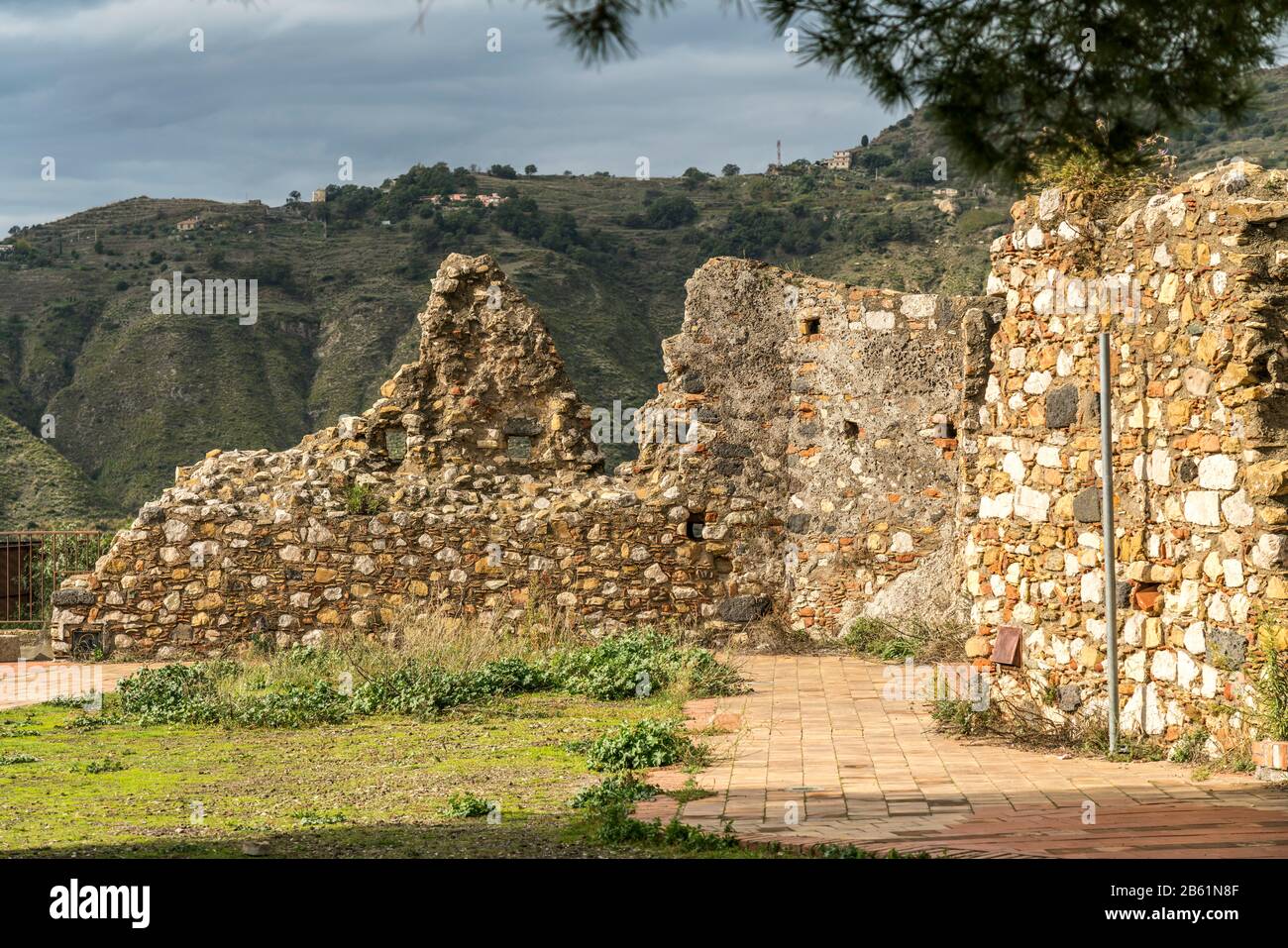 Ruinen Der Normannischen Burg, Castelmola, Sizilien, Italien, Europa | Antiche Rovine Del Castello Normanno, Castelmola, Sicilia, Italia, Europa Foto Stock