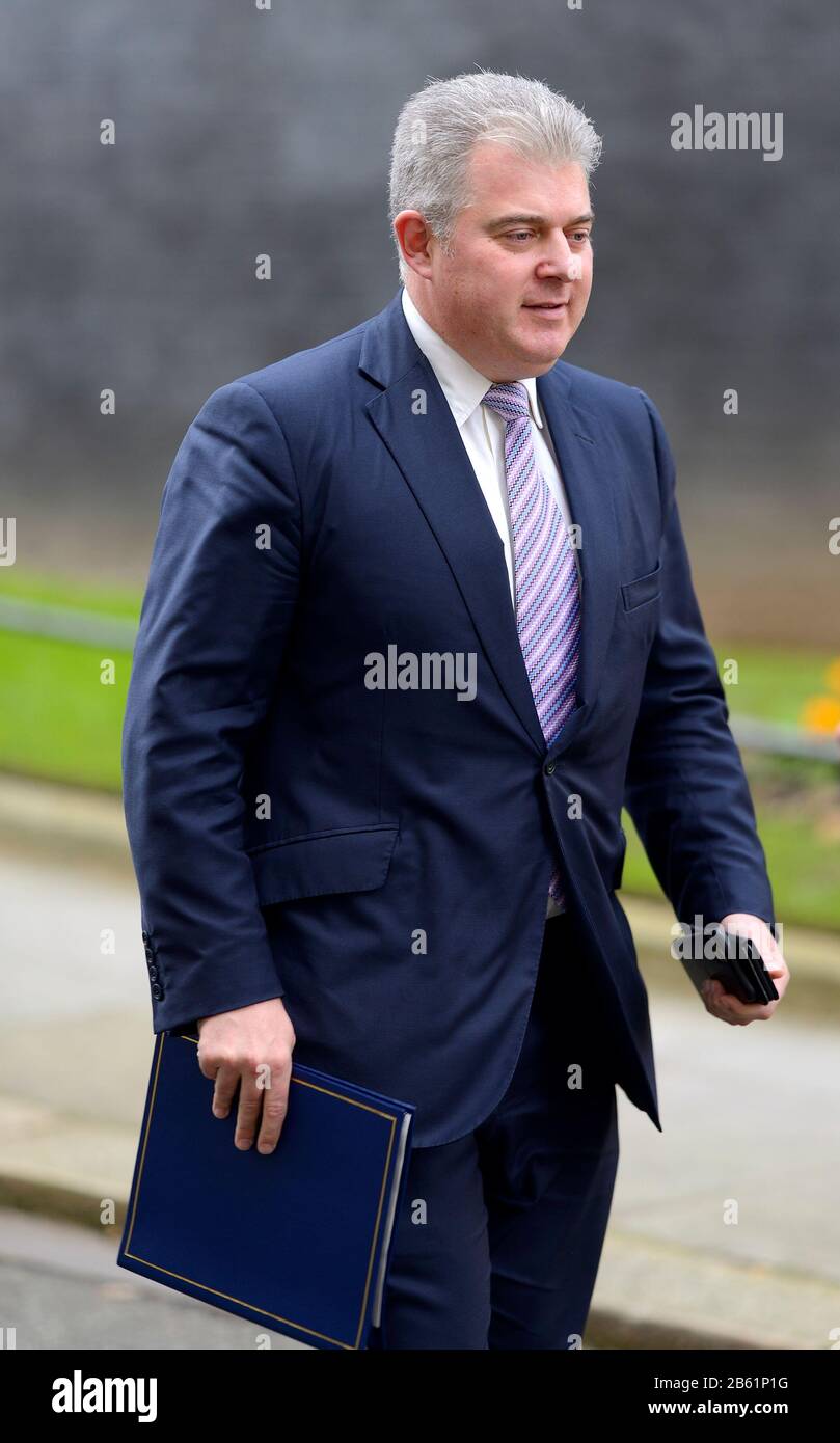 Londra, Regno Unito. 25th febbraio 2020. Il segretario dell'Irlanda del Nord Brandon Lewis ha lasciato un gabinetto meet Brexit a Downing Street Foto Stock