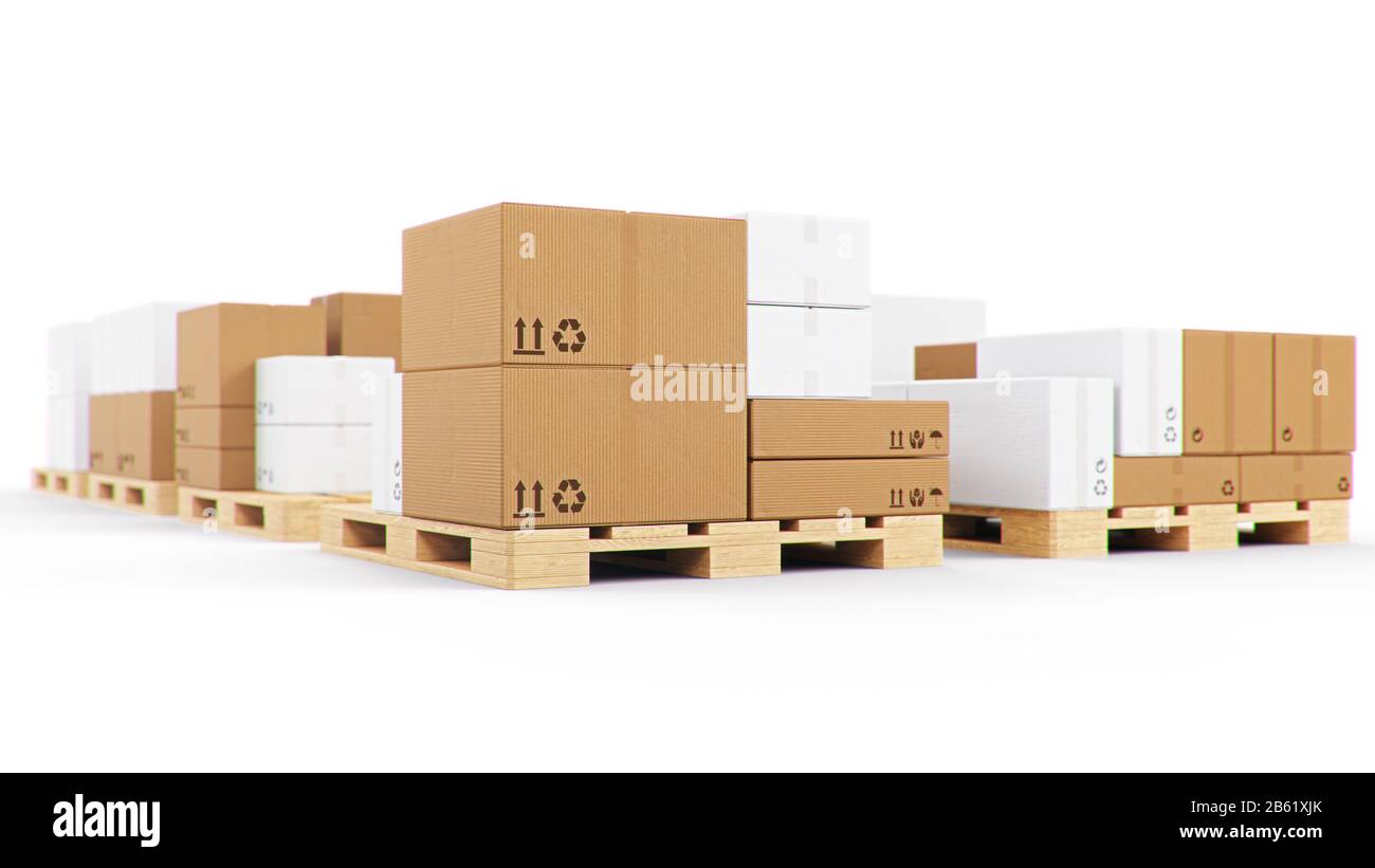 Scatole di cartone su pallet di legno isolato su sfondo bianco. Scatole di cartone per la consegna delle merci. Consegna pacchi, trasporto pacchi Foto Stock