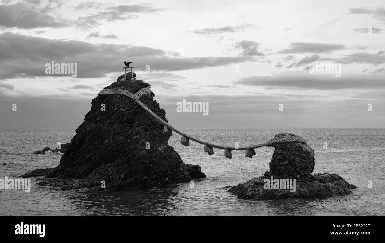 Vicino alle famose rocce gemelle di Meoto Iwa in Ise Japan Foto Stock