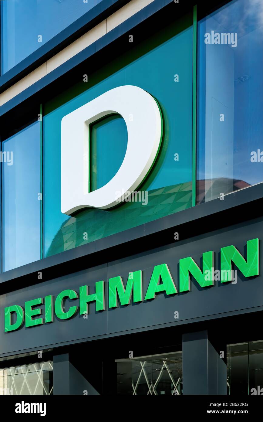 Deichmann shop immagini e fotografie stock ad alta risoluzione - Alamy