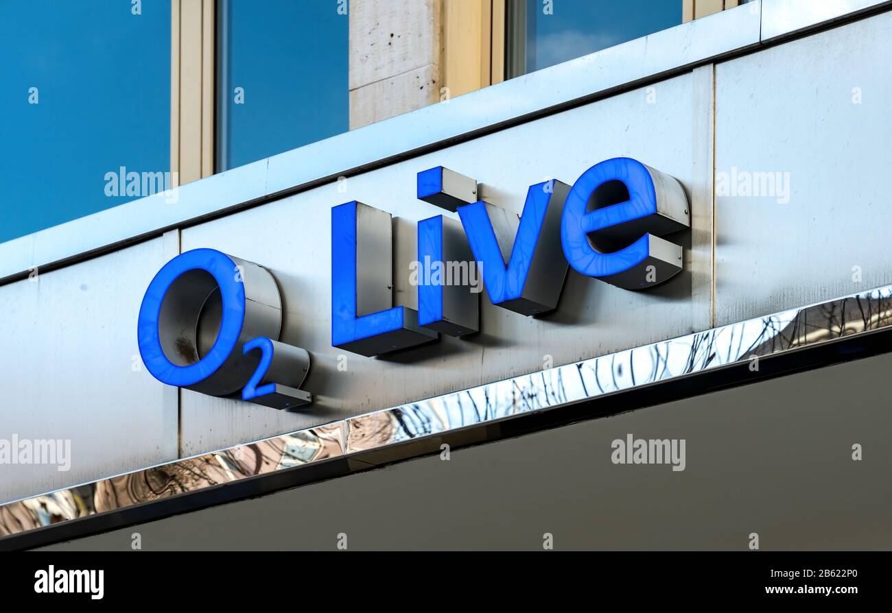 Francoforte, Germania: 03/01/2020: : O2 logo Live. O2 è fornitore di servizi di telecomunicazione a banda larga, fissa e mobile in Germania. Foto Stock