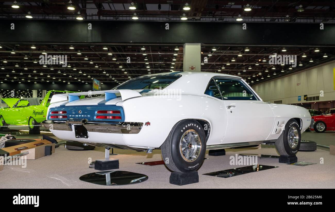 Detroit, MI/USA - 28 febbraio 2020: Restauro Pontiac Firebird Trans Am del 1969, in mostra alla Detroit Autorama. Foto Stock