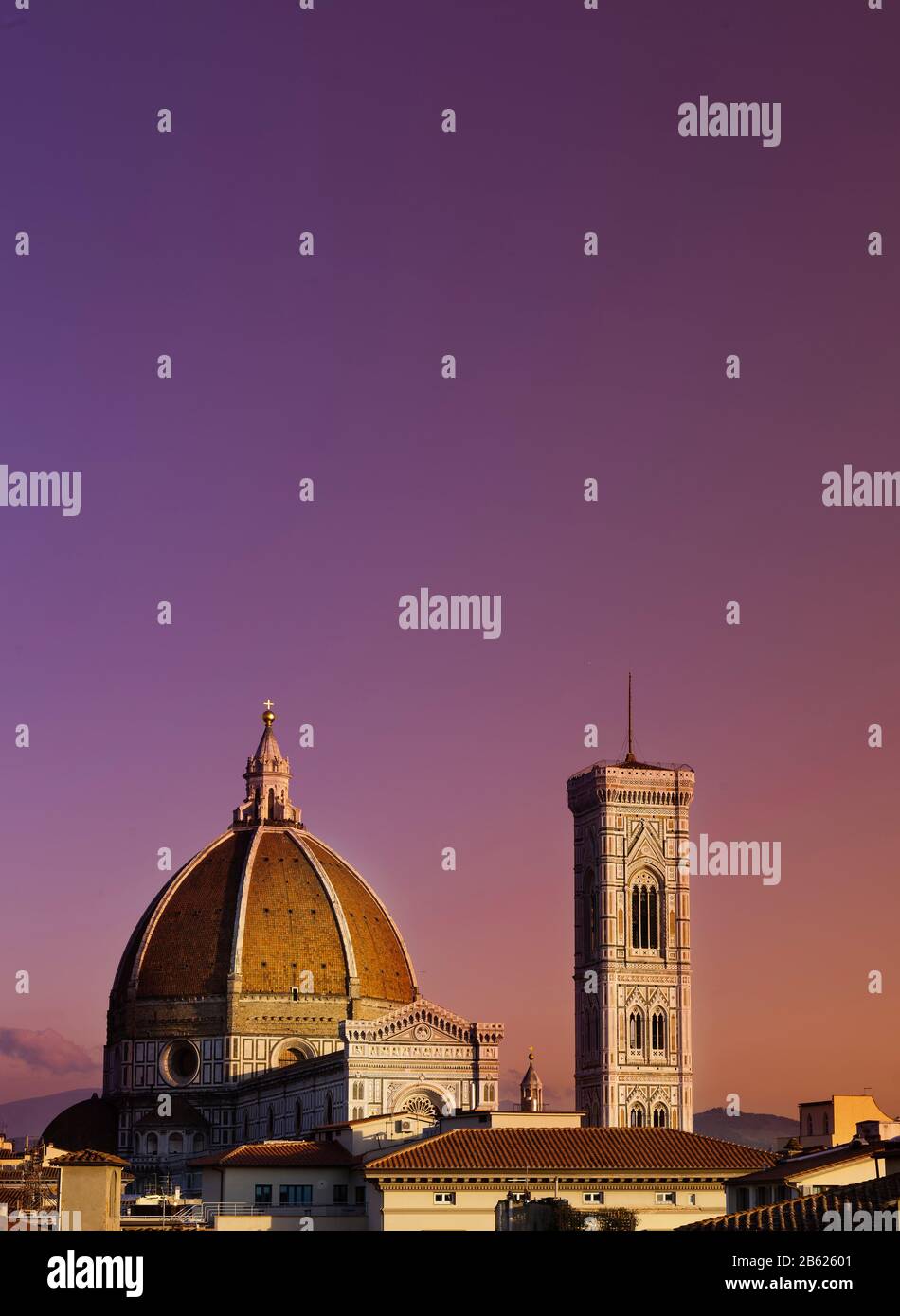 Vista al crepuscolo del Duomo di Firenze. Toscana, Italia Foto Stock