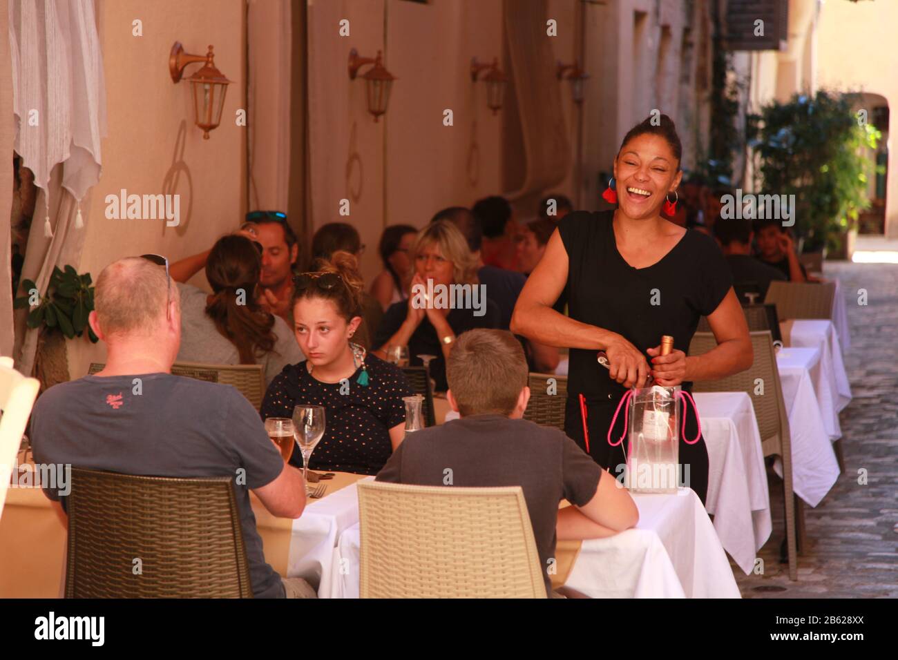 Bonifacio Corsica joie de vivre. Foto Stock