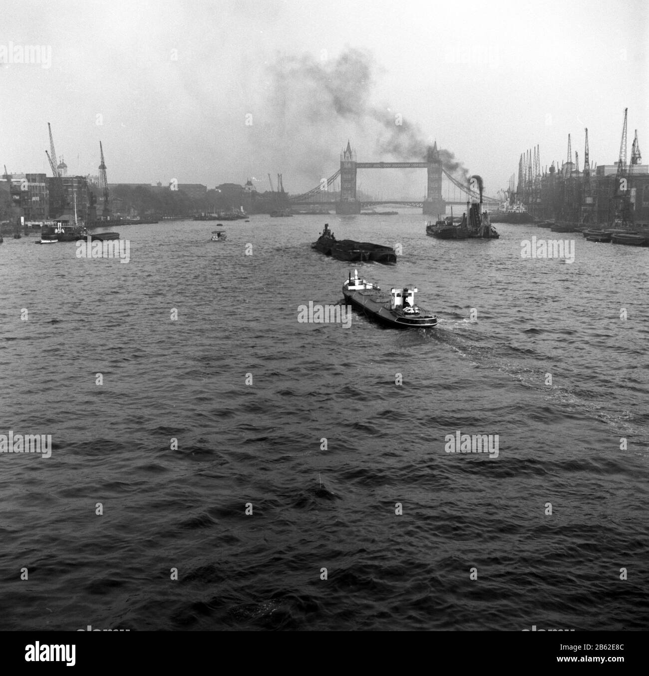 London Tower Bridge 1940s - River Thames London Foto Stock