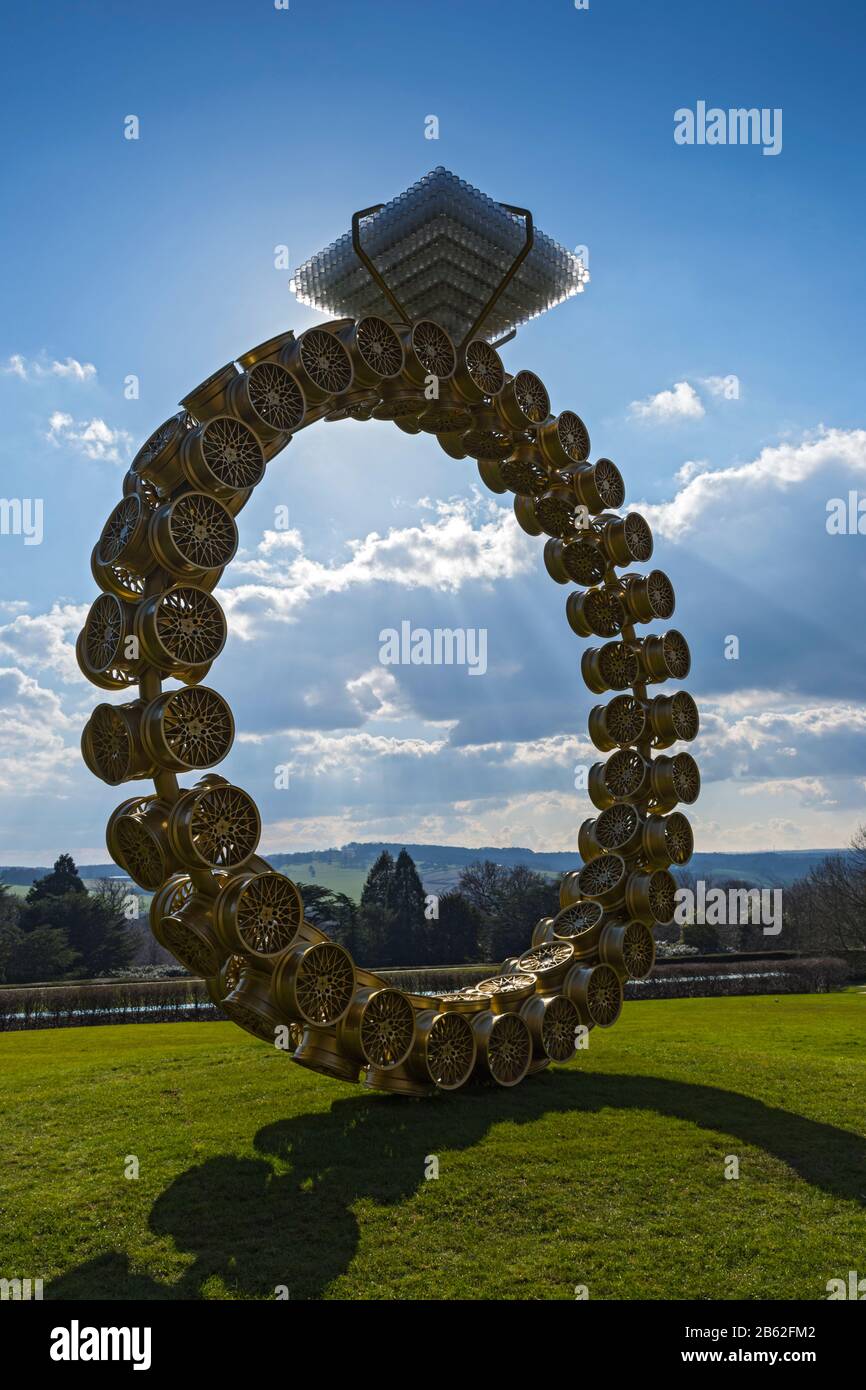 Solitáirio (Solitaire), 2018. Una scultura di Joana Vasconcelos, Yorkshire Sculpture Park, Wakefield, West Yorkshire, Inghilterra, Regno Unito Foto Stock