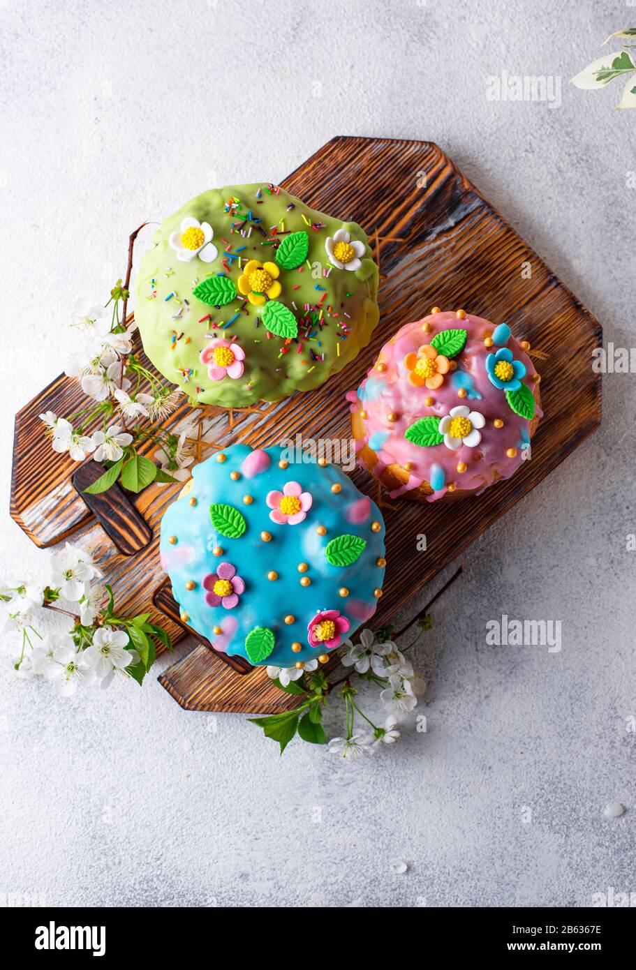 Tradizionale torta di Pasqua con topping Foto Stock