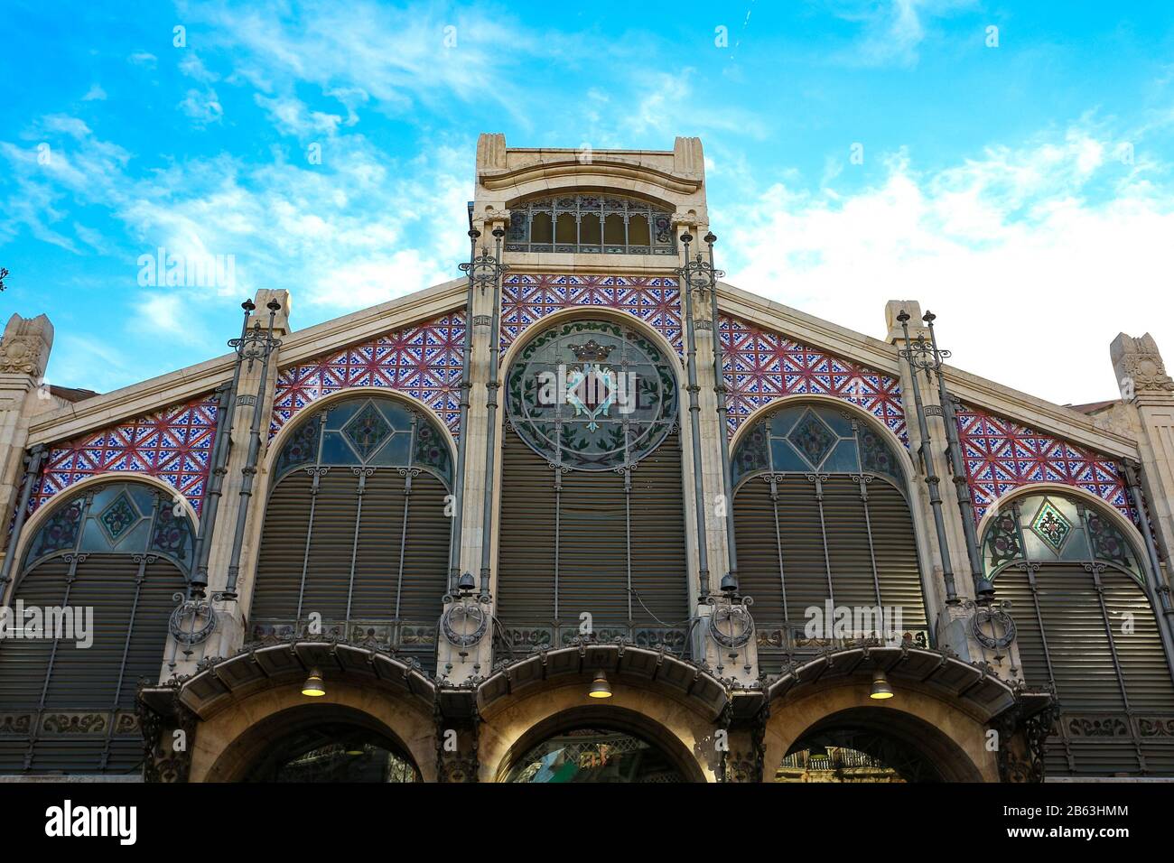 Facciata dello storico mercato centrale di Valencia, Spagna. Foto Stock