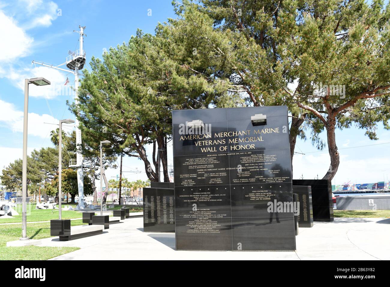 San PEDRO, CALIFORNIA - 06 MAR 2020: American Merchant Marine Veterans Memorial Wall che onora i marinai persi in mare da tutte le guerre. Foto Stock