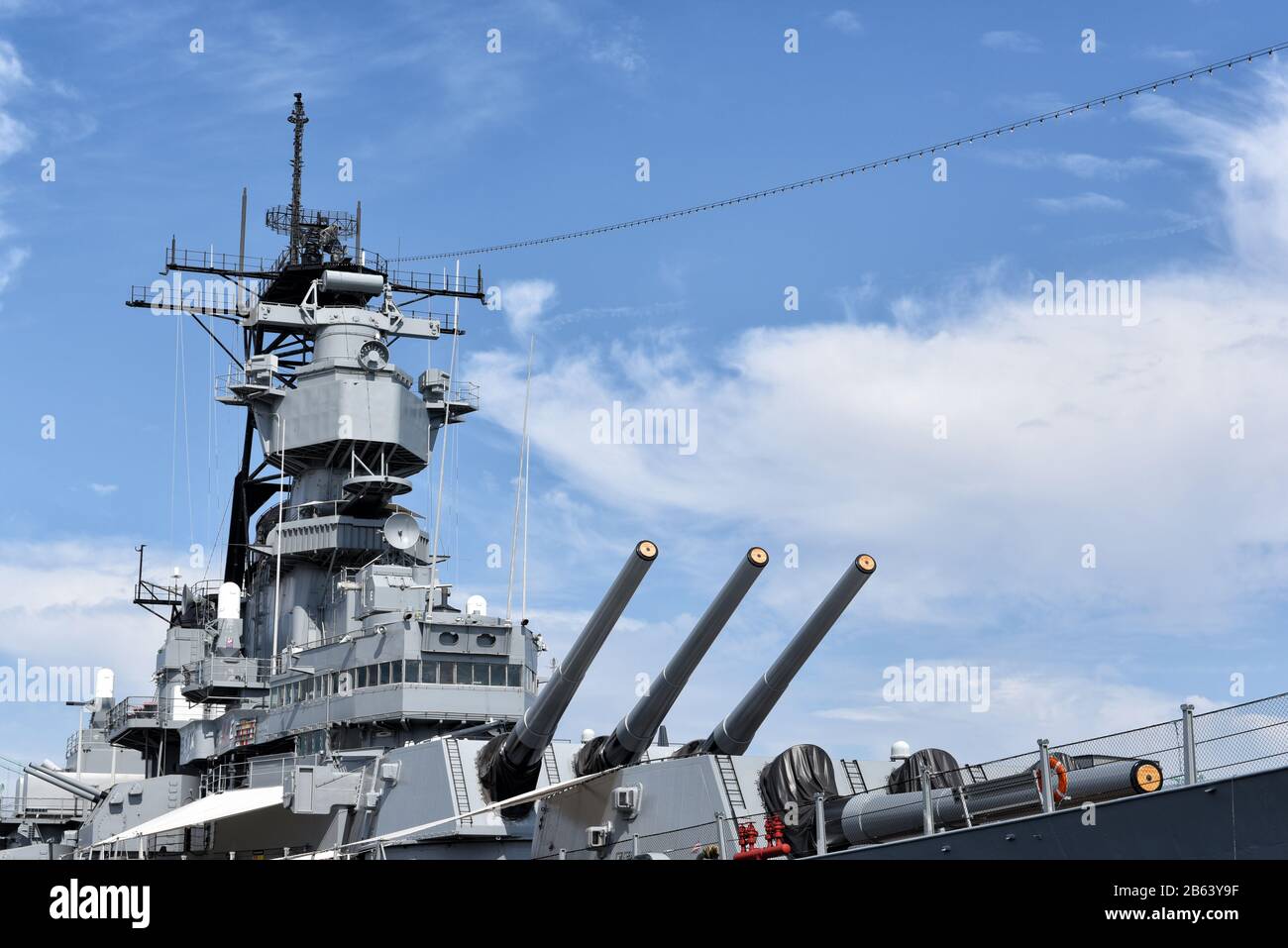 Los ANGELES, CALIFORNIA - 06 MAR 2020: USS Iowa, una nave da guerra della seconda guerra mondiale ora si è ritirata e un museo marittimo nel porto di Los Angeles. Foto Stock