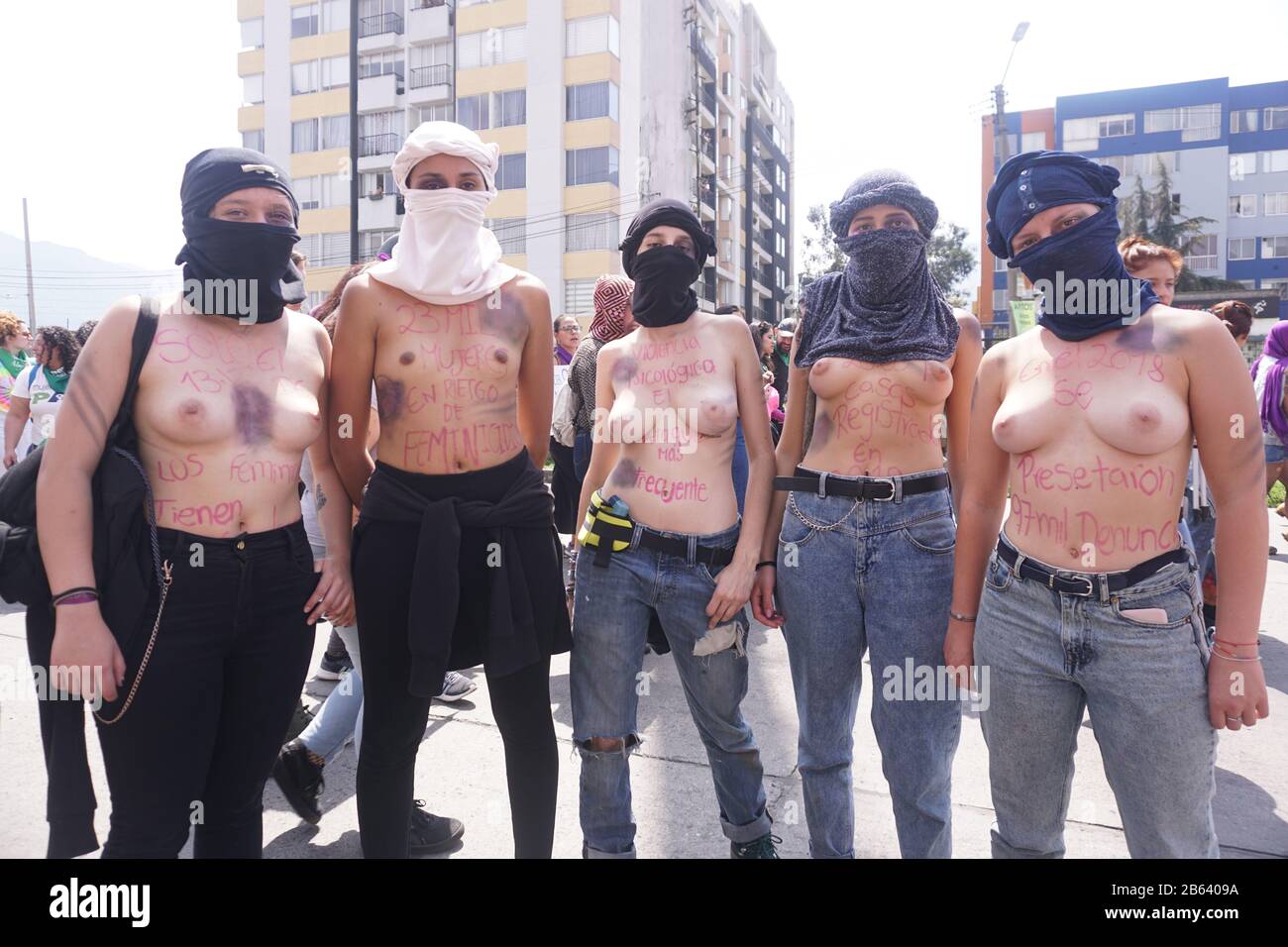 Le donne celebrano la giornata internazionale delle donne nella città di Bogotà Foto Stock