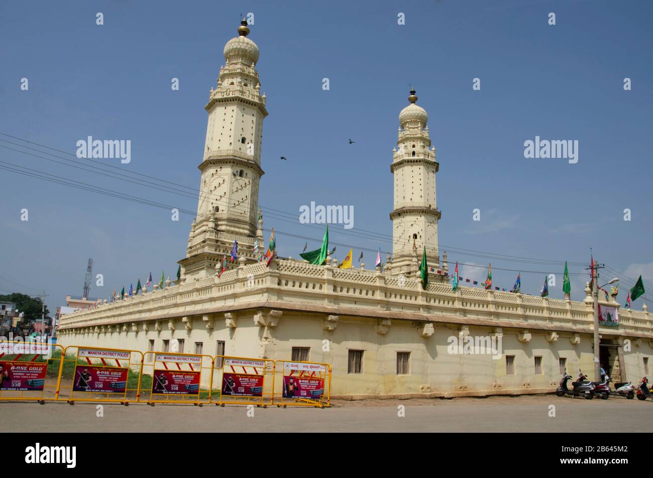 La moschea Juma o Jama Masjid, costruita da Tipu in architettura indo-islamica, è una delle principali moschee all'interno del forte, Srirangapatna, Karnataka, India Foto Stock