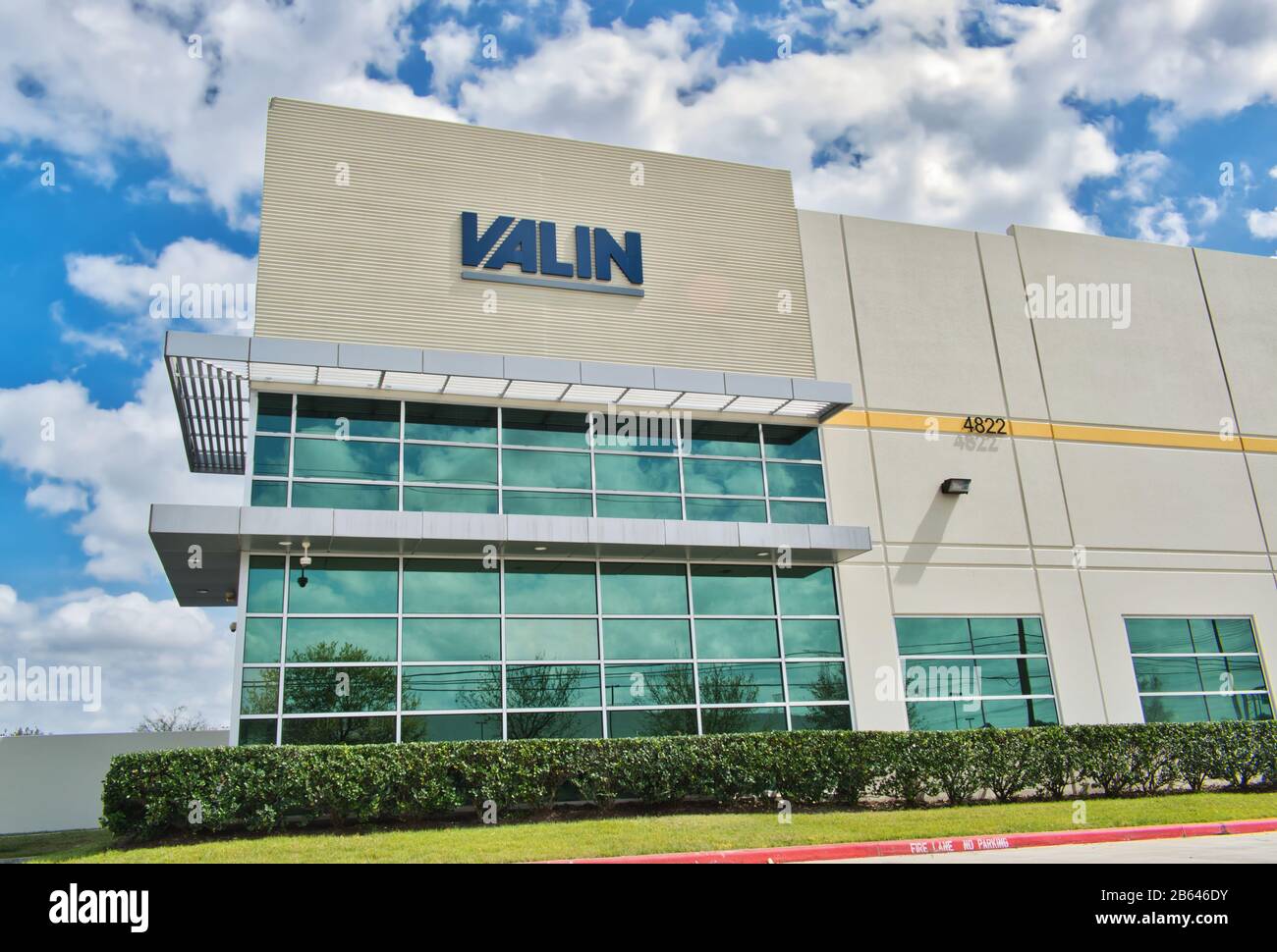 L'esterno dell'edificio degli uffici della Valin Corporation a Houston, Texas. Fornitore di soluzioni per impianti di riscaldamento termico e relativi servizi. Foto Stock