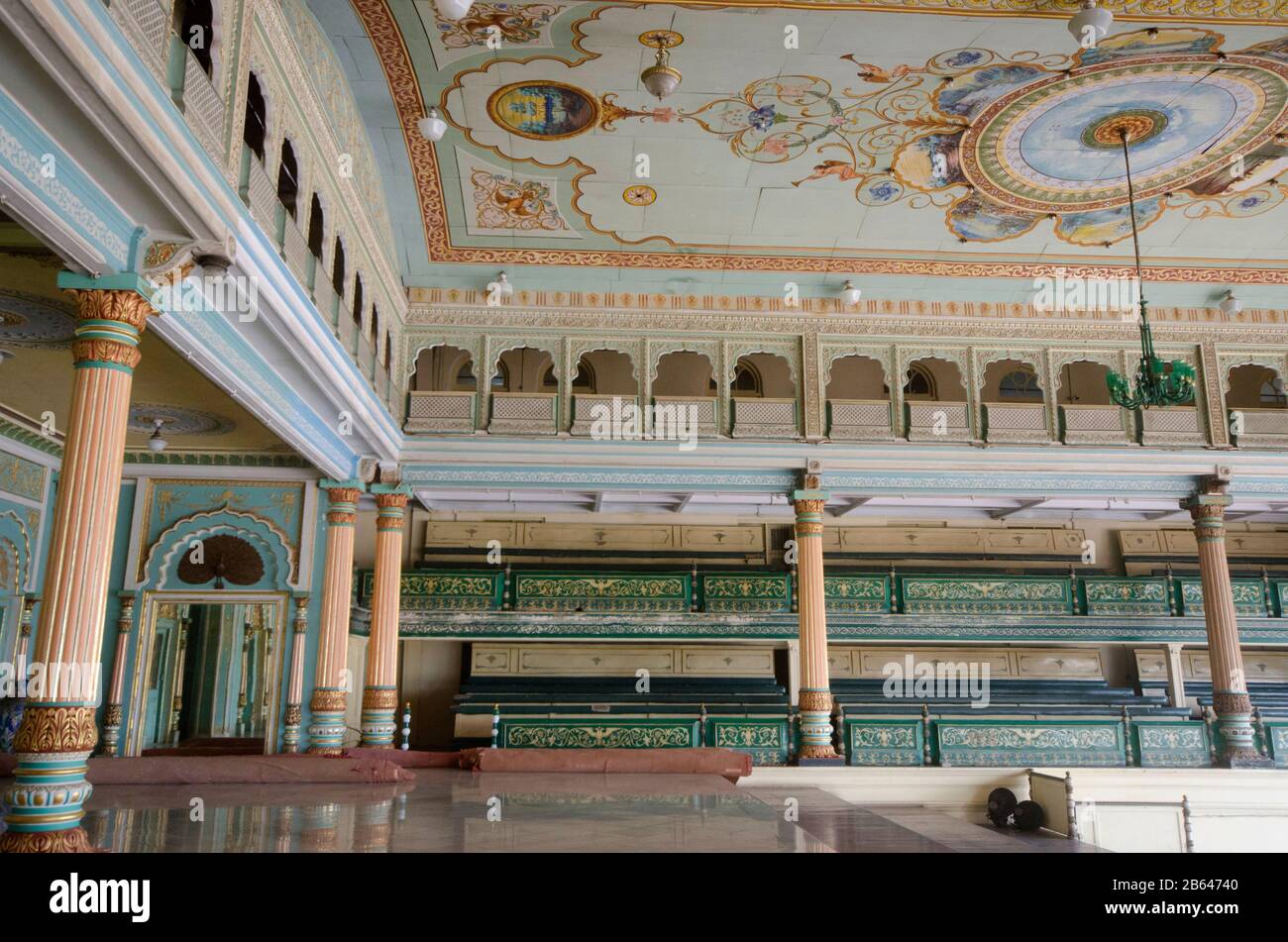 9th Novembre 2019, Mysore, Karnataka, India Interni del Palazzo di Mysore, è un palazzo storico e una residenza reale Foto Stock
