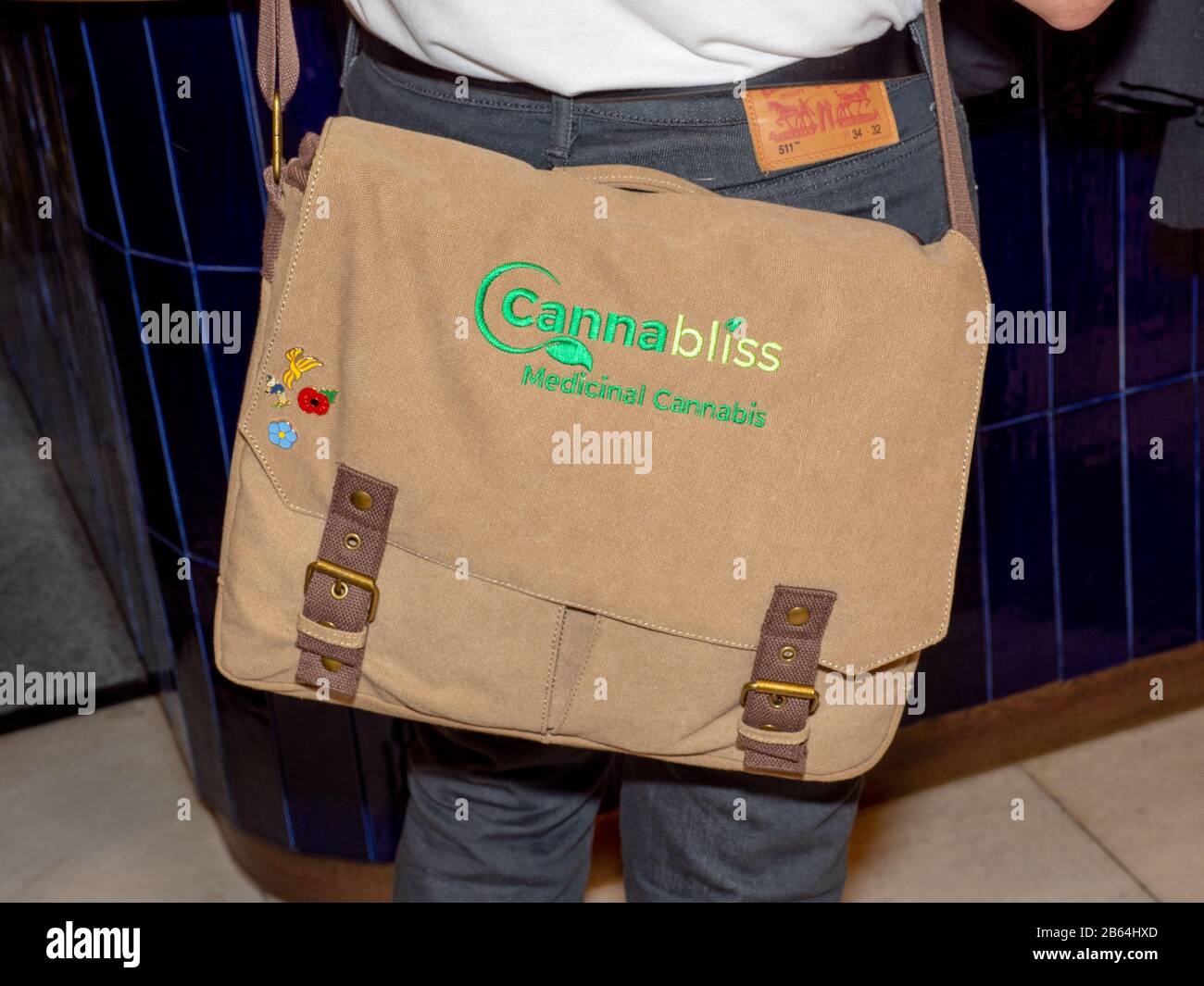Una borsa con marchio cannabliss alla Cannabis Europa London Conference che si è tenuta presso il Southbank Center dal 24 al 25 giugno 2019 con oltre 80 diffusori. Foto Stock
