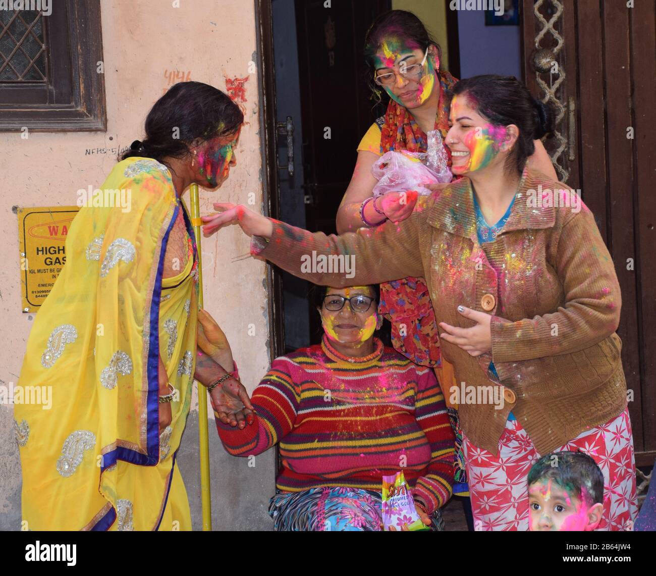 Donne che celebrano Holi in India Foto Stock