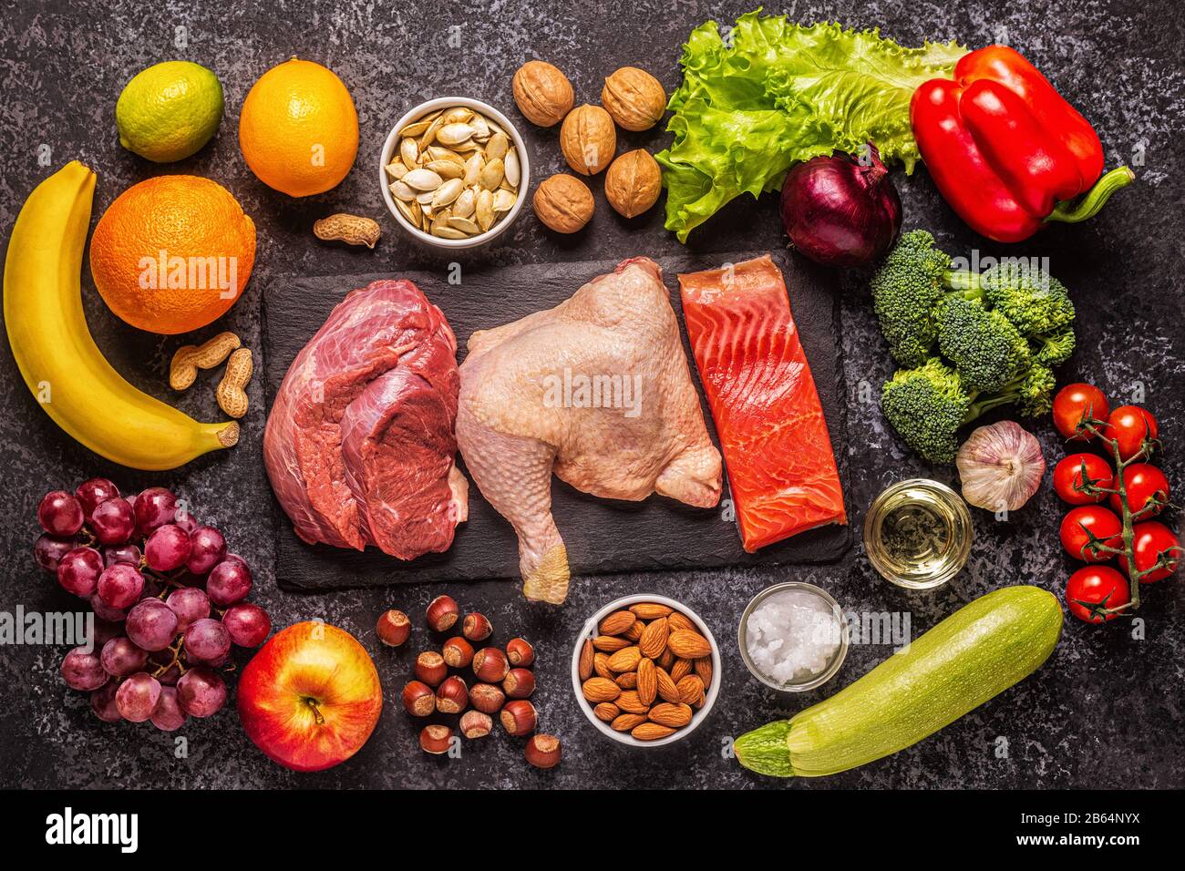 Un set di prodotti per paleo, pegan e un intero 30 diete, vista dall'alto. Foto Stock