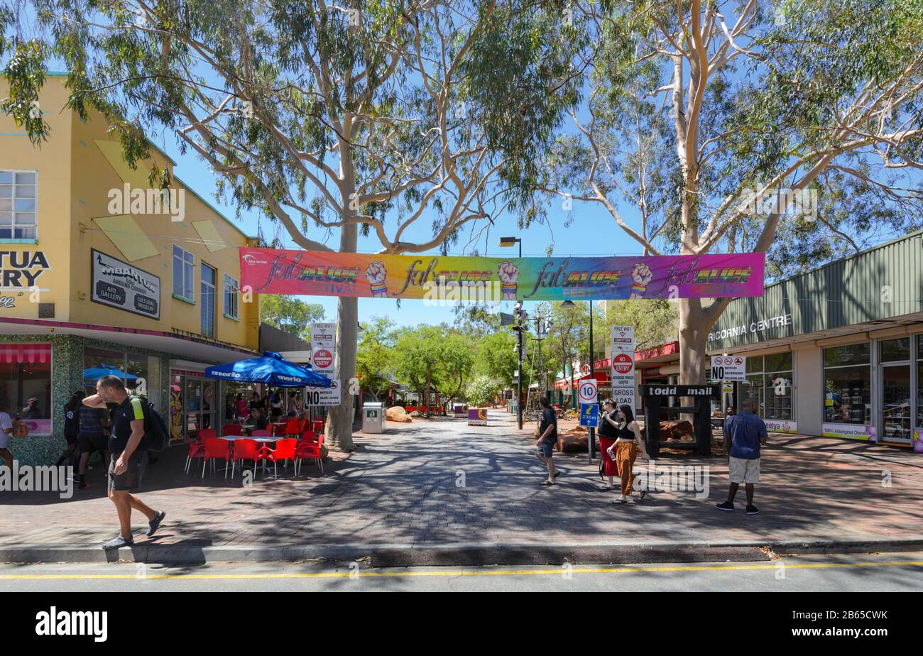 Vista del Todd Mall durante il FABalice Festival, Alice Springs, Northern Territory, NT, Australia Foto Stock