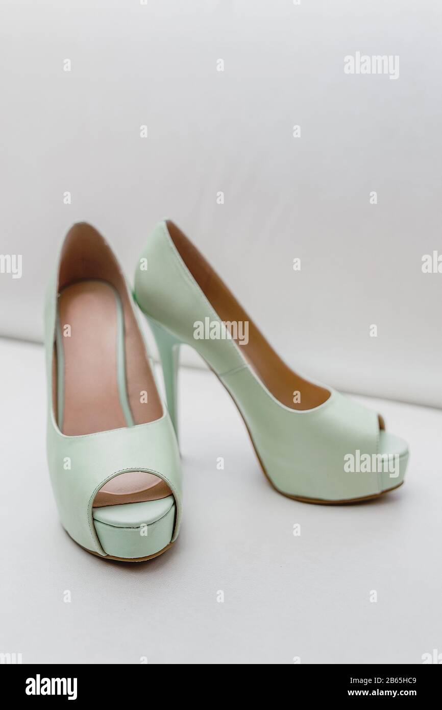 scarpe nuziali per matrimoni verdi alla menta Foto Stock