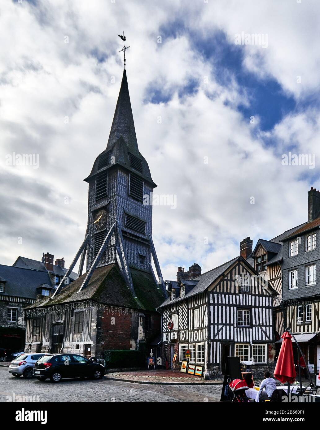 Francia, Calvados , basse-Normandie, uno dei siti principali di Honfleur, la chiesa di Santa Caterina è la chiesa francese più grande in legno costruito il campanile tower.Dating separato risalente al 15 ° secolo, Foto Stock