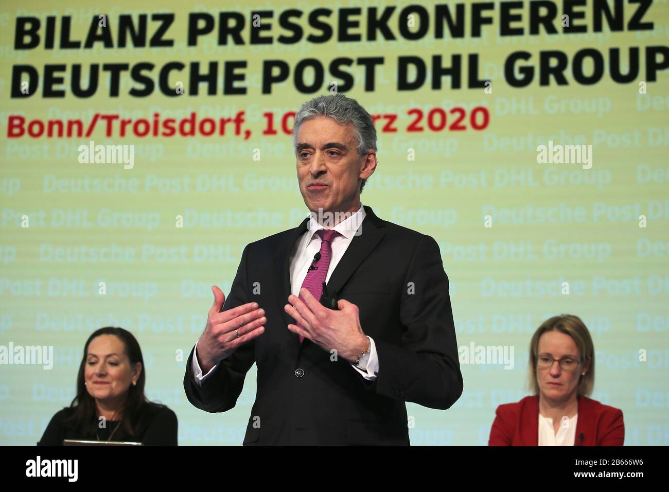 Troisdorf, Germania. 10th Mar, 2020. Frank Appel, Presidente del Consiglio di Amministrazione di Deutsche Post, interviene alla Conferenza Stampa annuale. Deutsche Post ha guadagnato di più nel 2019 e intende aumentare il dividendo. Credito: Oliver Berg/Dpa/Alamy Live News Foto Stock