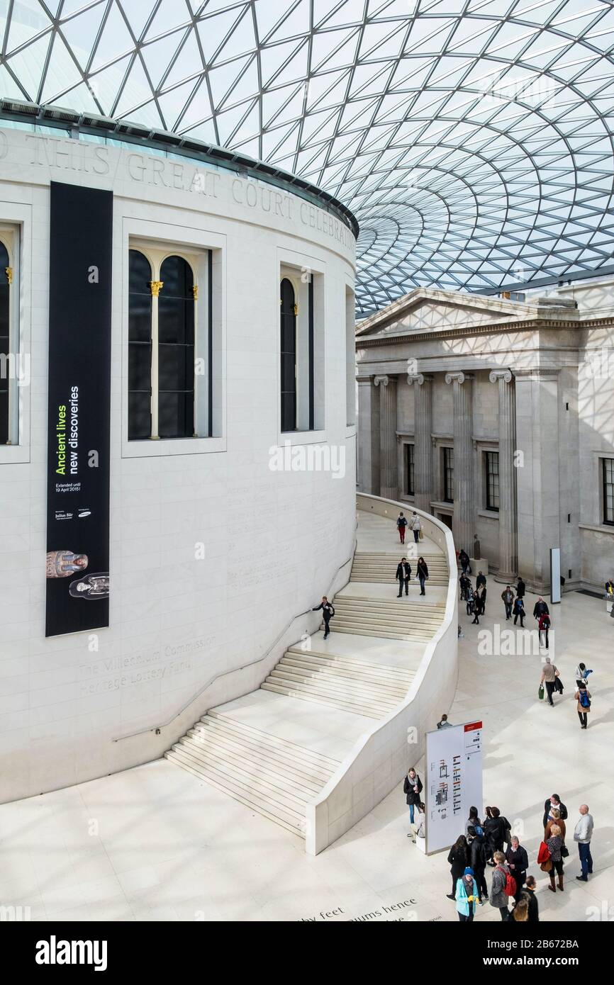 La grande corte centrale del British Museum, progettata da Forster and Partners, Londra, Inghilterra Foto Stock