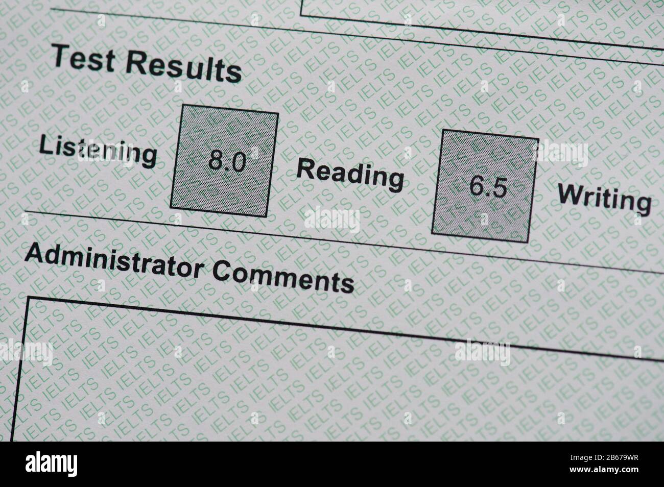Risultati del test ielts in inglese su foglio cartaceo. Buon punteggio dell'esame linguistico Foto Stock