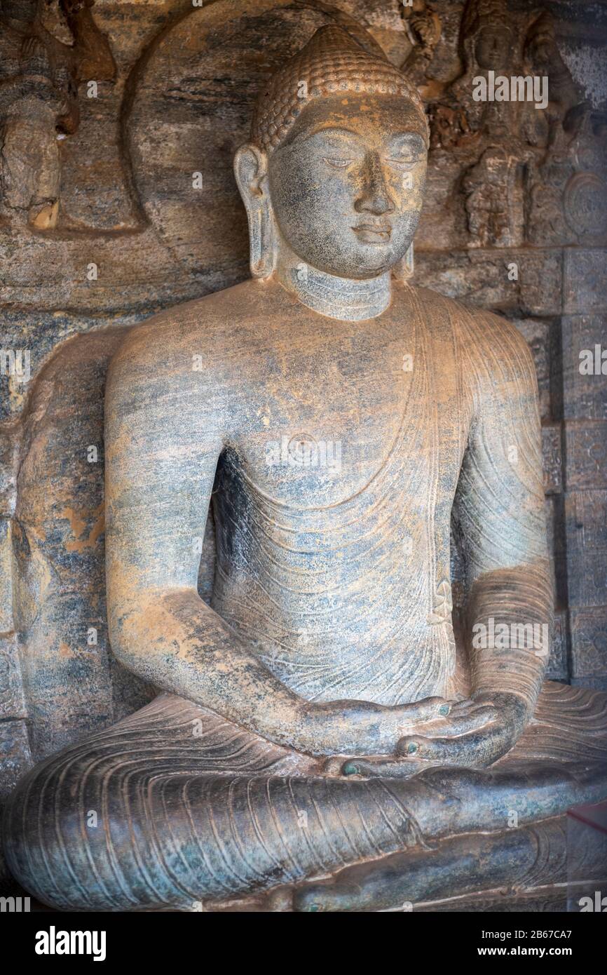 La squisita fattura sui santuari buddisti popolarmente conosciuti come Gal-Vihara. Il sito è stato identificato come l'Uttararama costruito da King Parakramabah Foto Stock