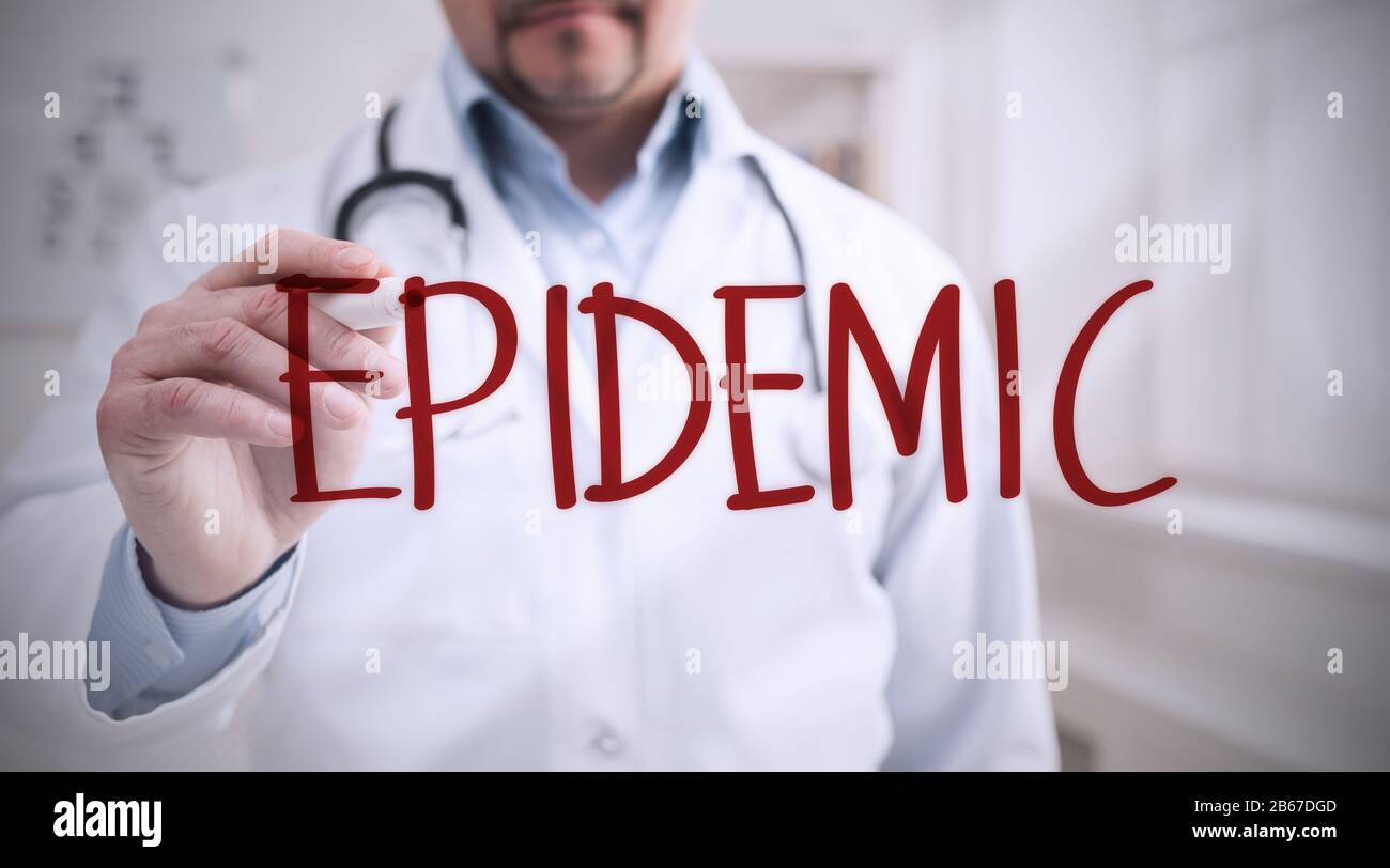 Medico scrittura parola EPIDEMIA sullo schermo immaginario in clinica, closeup Foto Stock