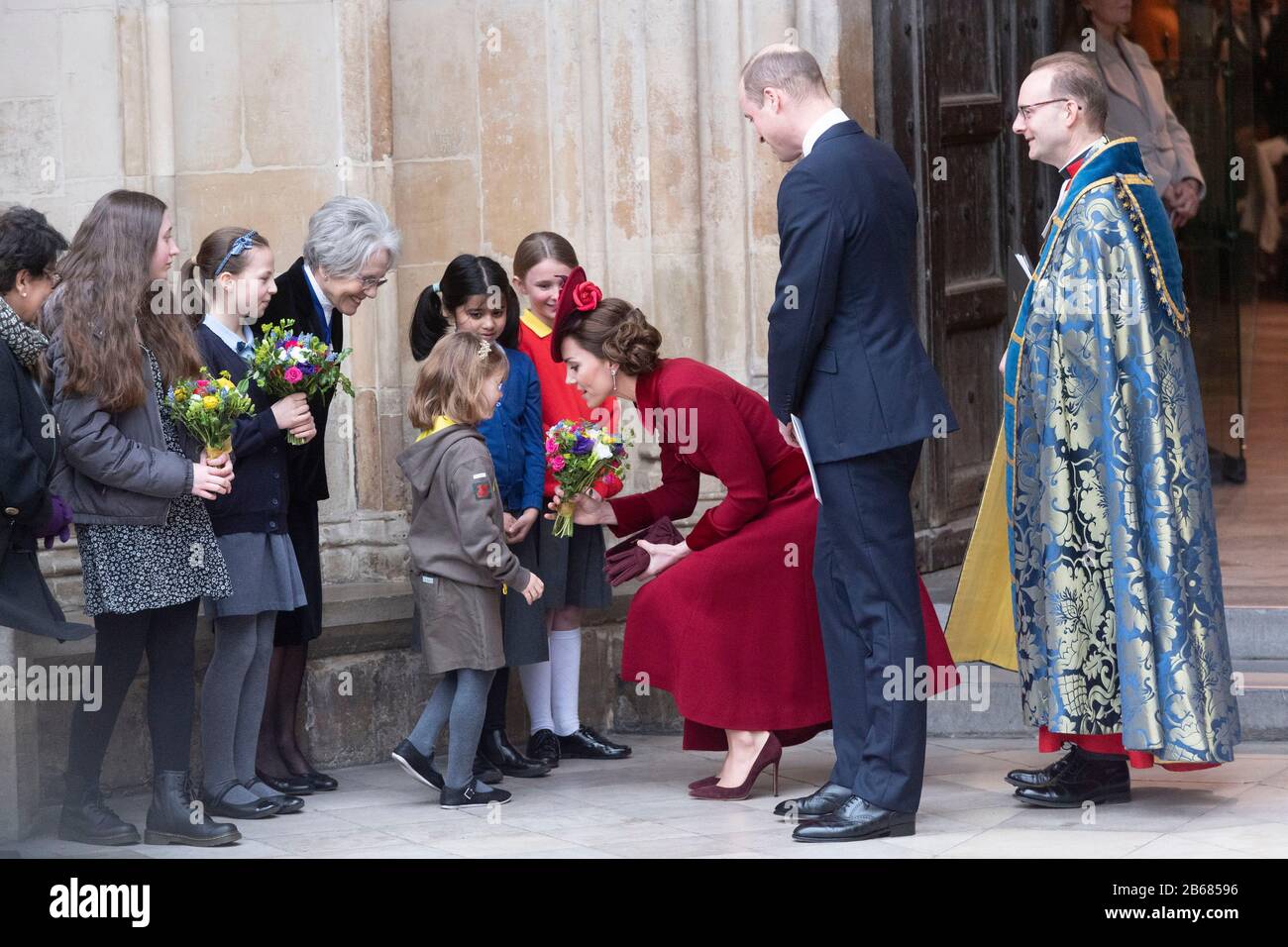Londra, Gran Bretagna. 9th Mar, 2020. Il principe britannico William, duca di Cambridge, e sua moglie Catherine, duchessa di Cambridge, lasciano l'Abbazia di Westminster dopo aver partecipato all'annuale Commonwealth Service il Commonwealth Day a Londra, Gran Bretagna, 9 marzo 2020. Credito: Ray Tang/Xinhua/Alamy Live News Foto Stock