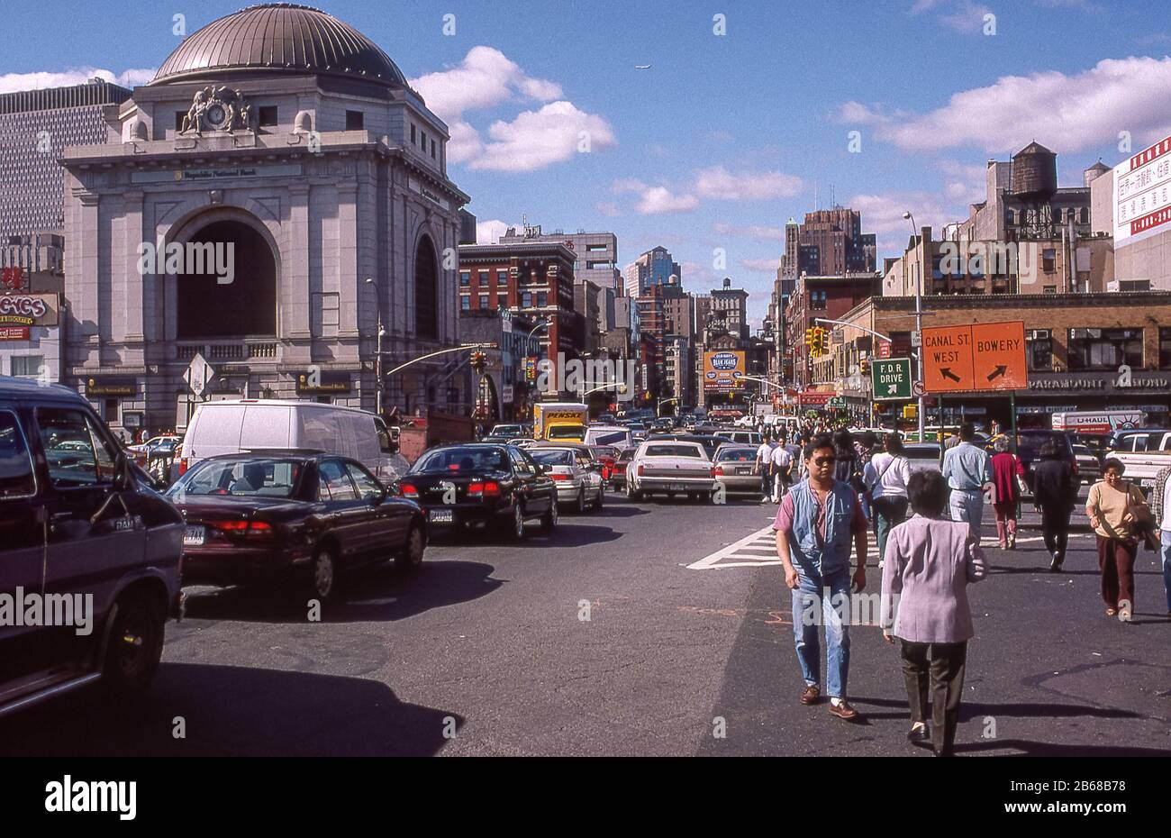 Incrocio di Canal St West e Bowery, New York City, USA, 1998 Foto Stock