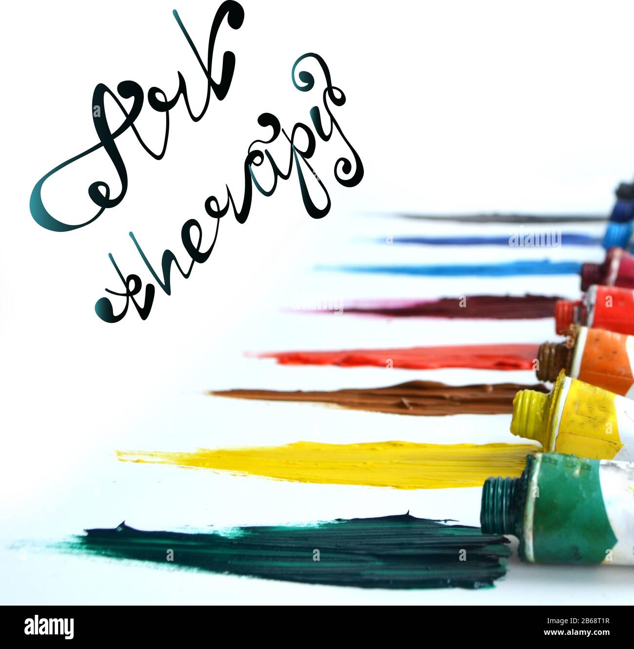 Terapia d'arte. Pitture e scritte. Tubi con acquerello. Arcobaleno. Foto Stock