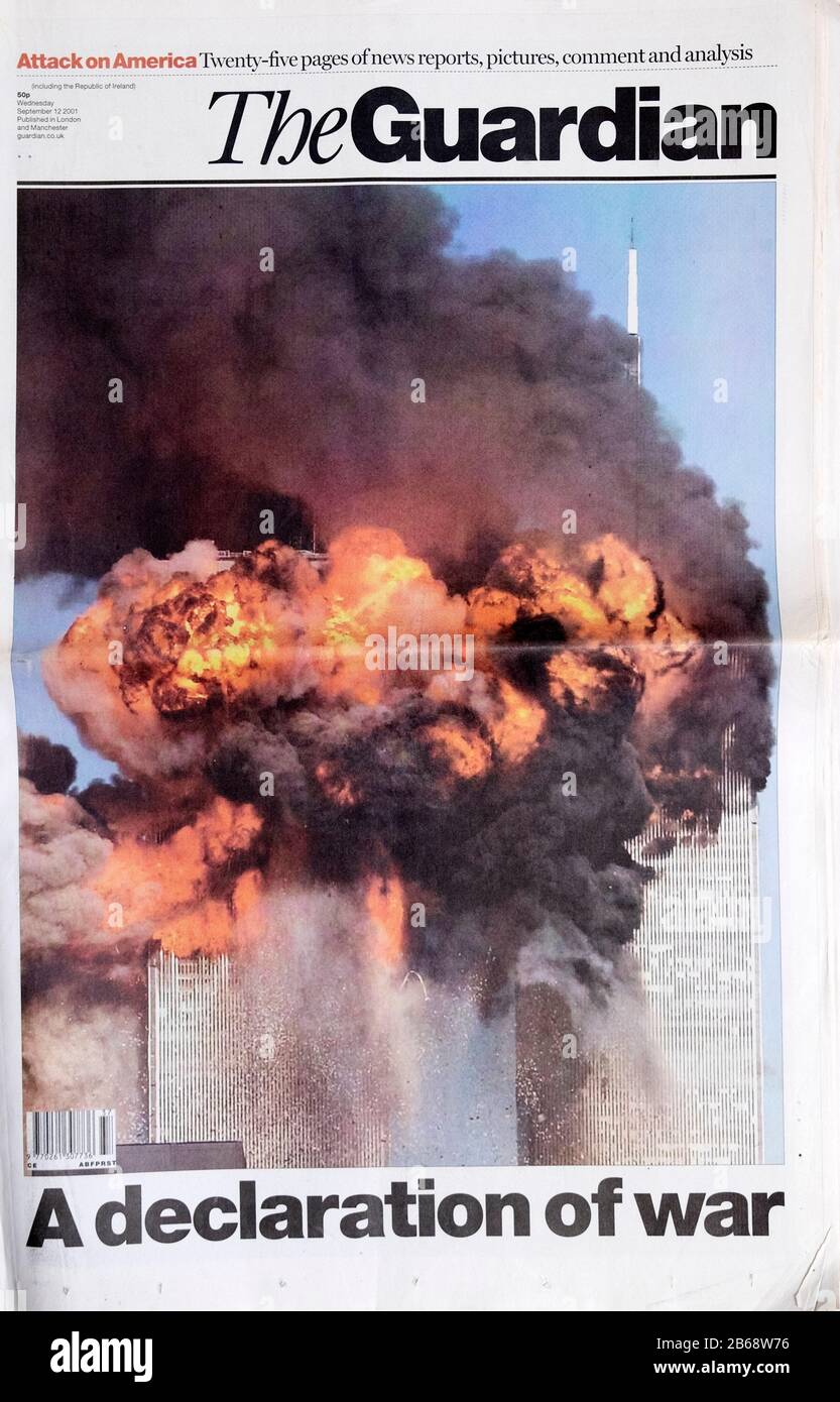 La prima pagina attacco terroristico titolo Guardian giornale su 12 Settembre 2001 "UNA dichiarazione di guerra" 9/11 (911) World Trade Center Twin Towers USA Foto Stock