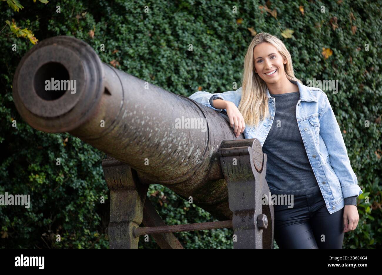 Amy Ferri nella sua città natale di Dumfries. Amy lavora come presentatore TV e radio, giornalista, artista di voiceover e organizzatore di eventi Foto Stock