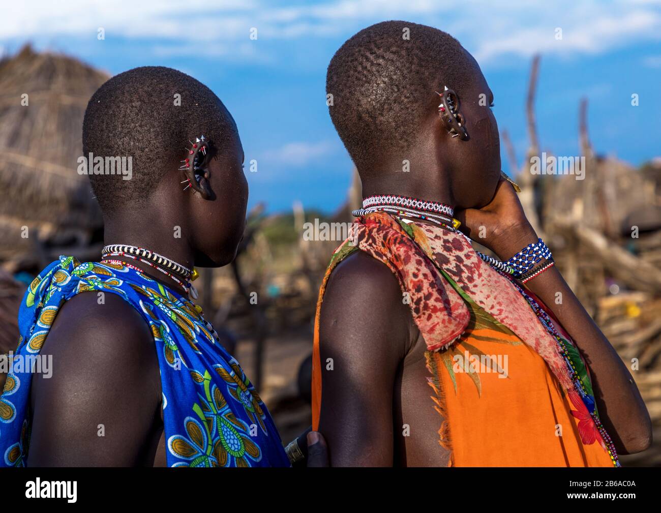 Toposa tribù donne in abbigliamento tradizionale, Namorunyang Stato, Kapoeta, Sudan del Sud Foto Stock