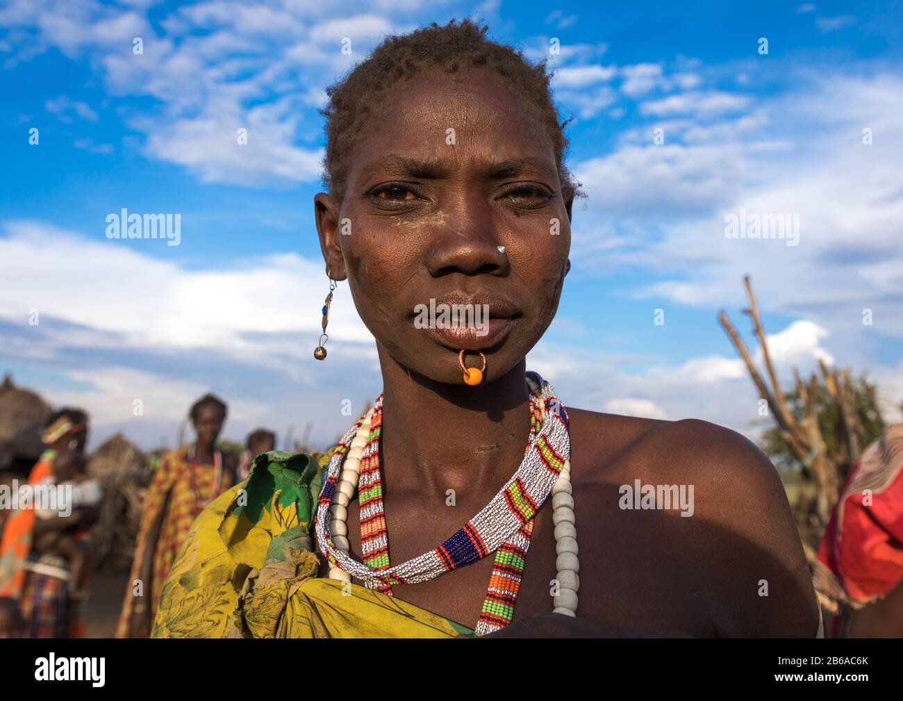 Ritratto di una tribù Toposa, Stato di Namorunyang, Kapoeta, Sudan del Sud Foto Stock