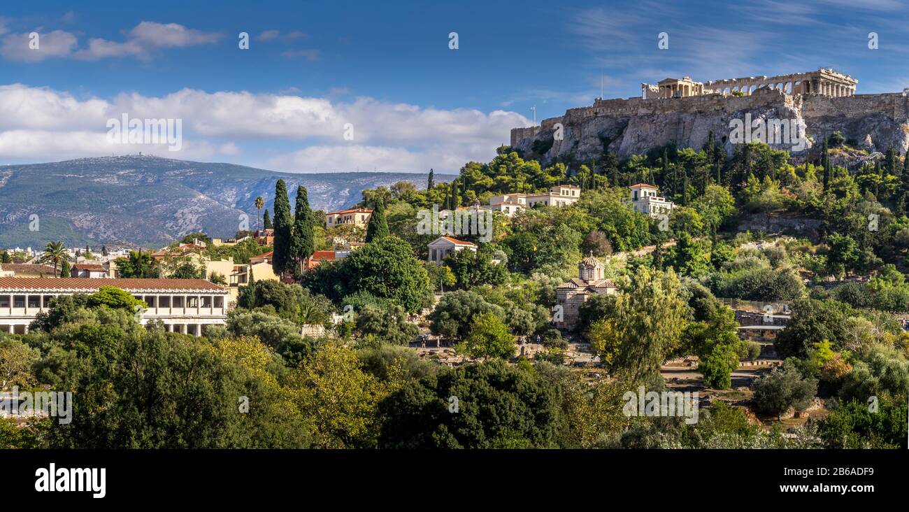 Paesaggio urbano di Atene. Il centro storico di Atene e il tempio del Partenone dell'Acropoli Foto Stock