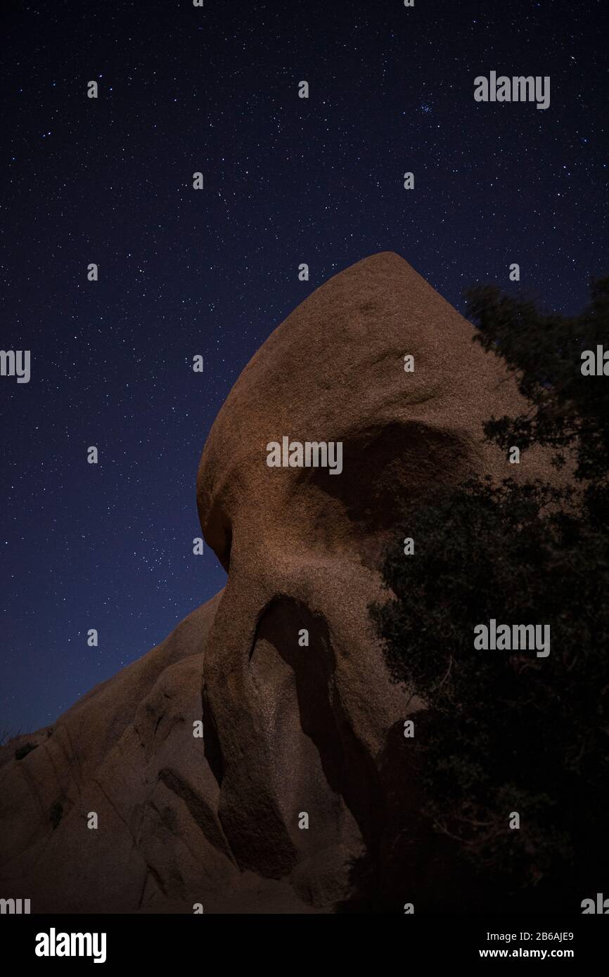 Cranio Rock Sotto Le Stelle Foto Stock