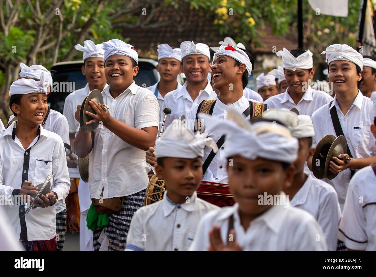 Ubud, Indonesia - 9 settembre 2016: Le persone per le strade di Bali celebrano le vacanze Galungan/Kuningan. Foto Stock