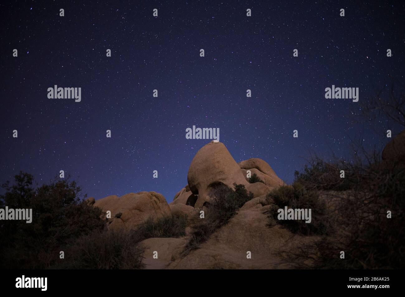 Cranio Rock Sotto Le Stelle Foto Stock