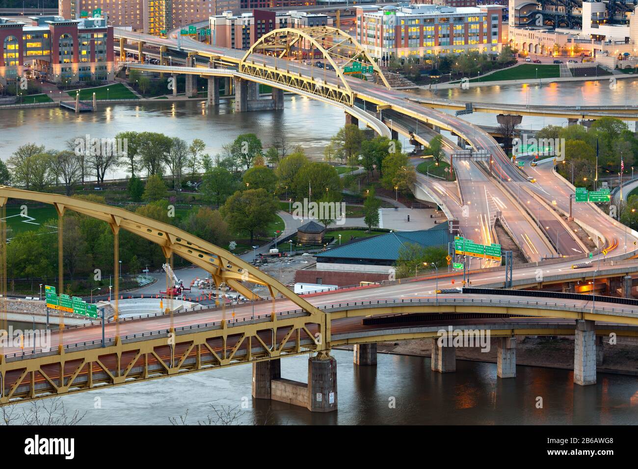 Ponti sul fiume Monongahela e sul fiume Allegheny, Pittsburgh, Pennsylvania, Stati Uniti Foto Stock