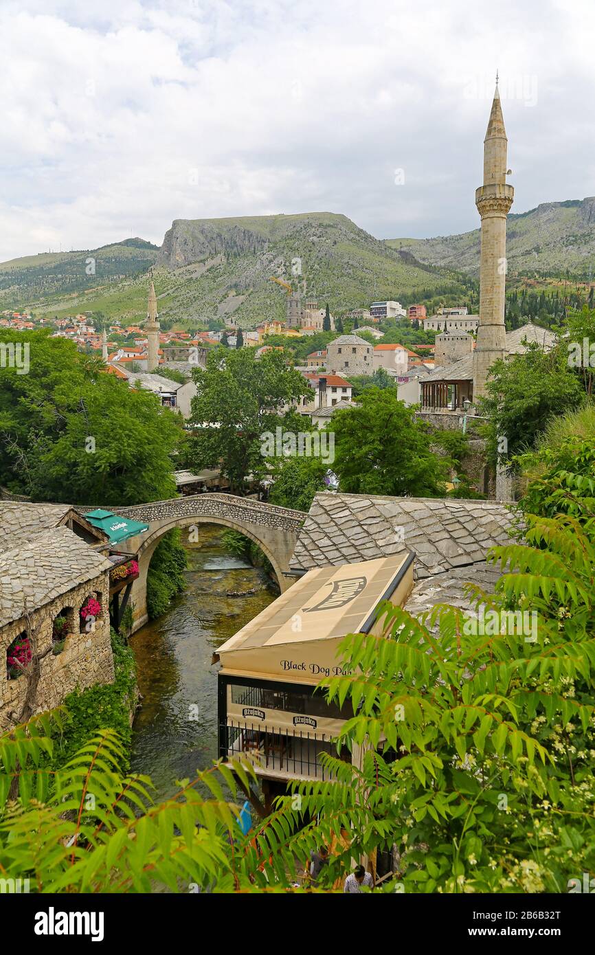 Un Ponte Vecchio nella città di Mostar in Bosnia-Erzegovina Foto Stock