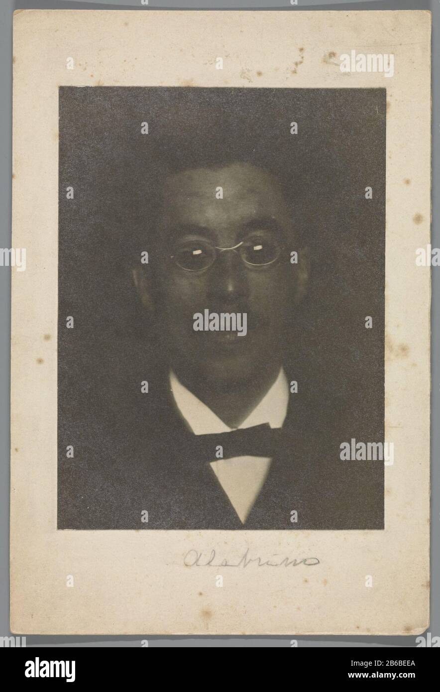 Arnold Aletrino Arnold Aletrino Oggetto tipo : immagine numero articolo: RP-FW 1870 Produttore : fotografo: William Witsenplein Luogo fabbricazione: Amsterdam Data: CA. 1860 - ca. 1915 caratteristiche Fisiche: Gelatina argento stampa su carta su cartone materiale: Carta carta cartone tecnica: Gelatina argento stampa dimensioni: Foto : h 170 mm × W 125 mmformato di cartonaio: H 240 mm × W 161 mmOnderwerpWie Arnold Aletrino Foto Stock